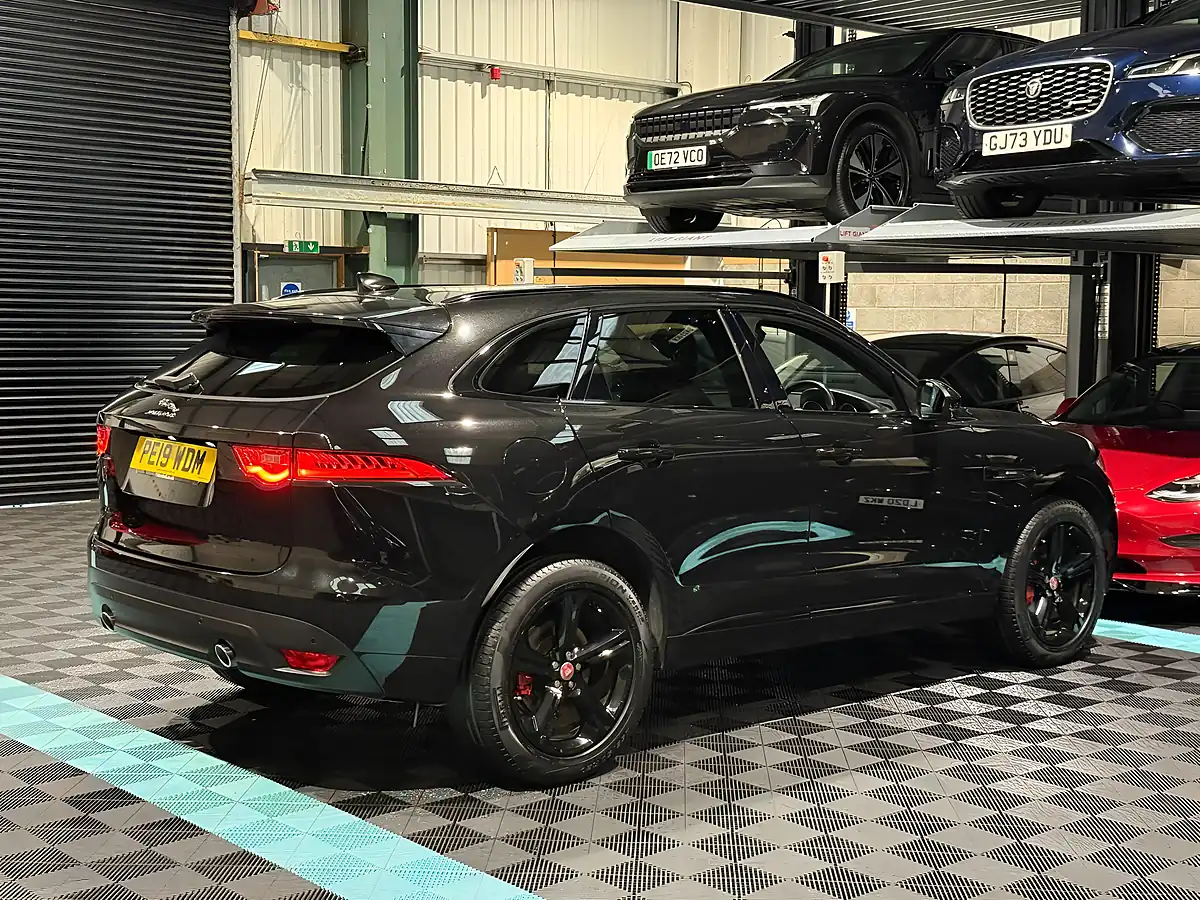 Used 2019 Jaguar F-Pace R-Sport Black - Interior and Exterior details 8