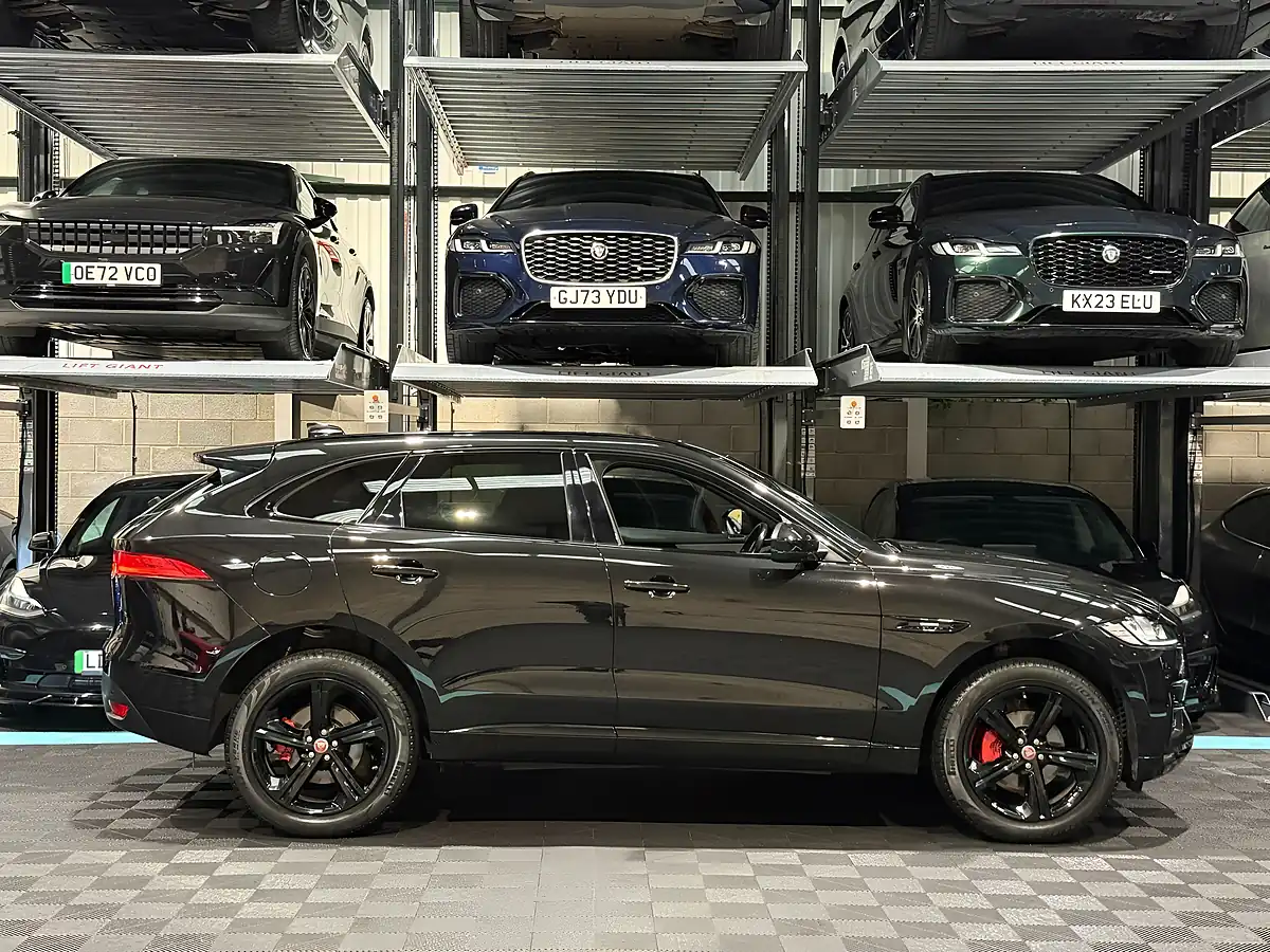 Used 2019 Jaguar F-Pace R-Sport Black - Interior and Exterior details 9