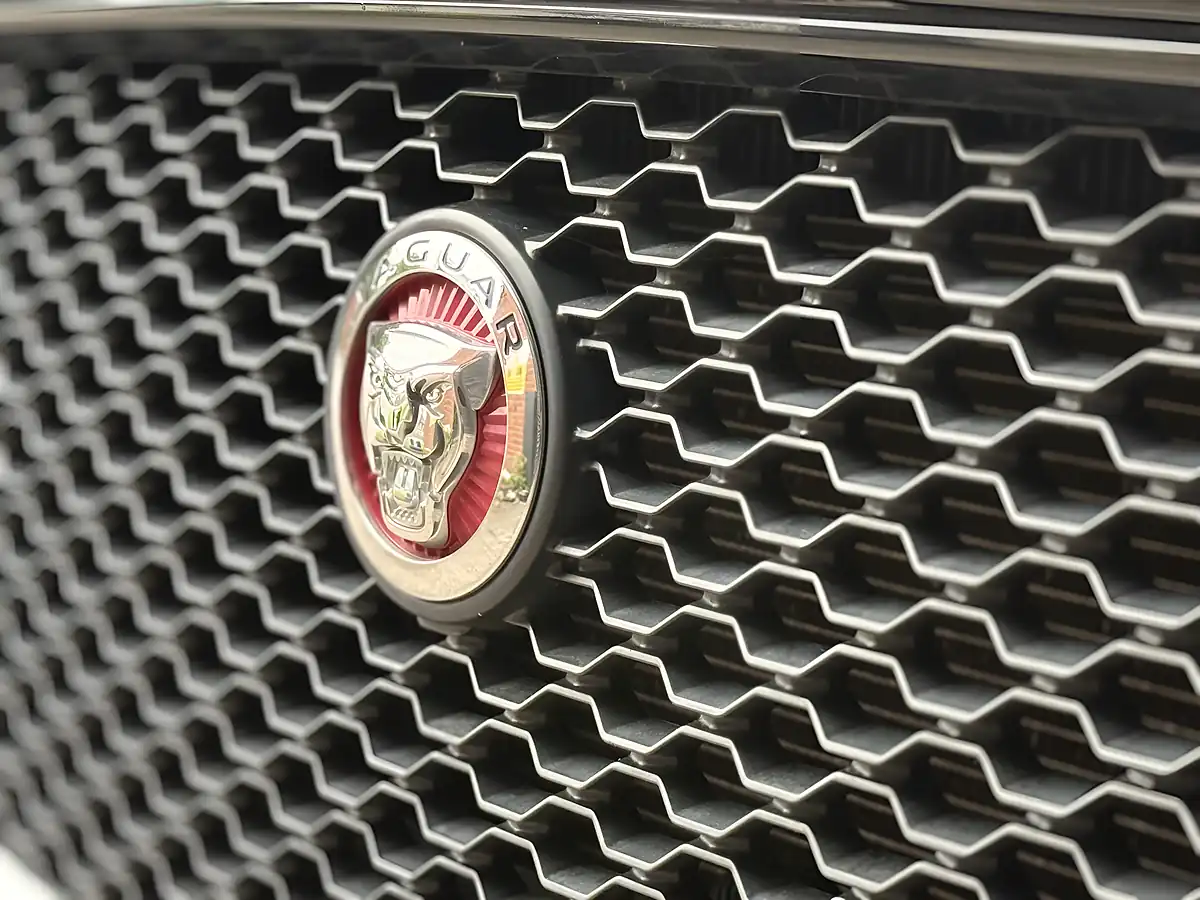 Used 2019 Jaguar F-Pace R-Sport Black - Interior and Exterior details 19