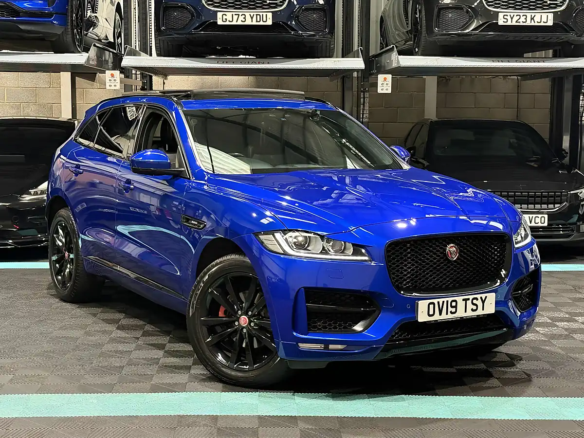 Used 2019 Jaguar F-Pace R-Sport Blue - Front View