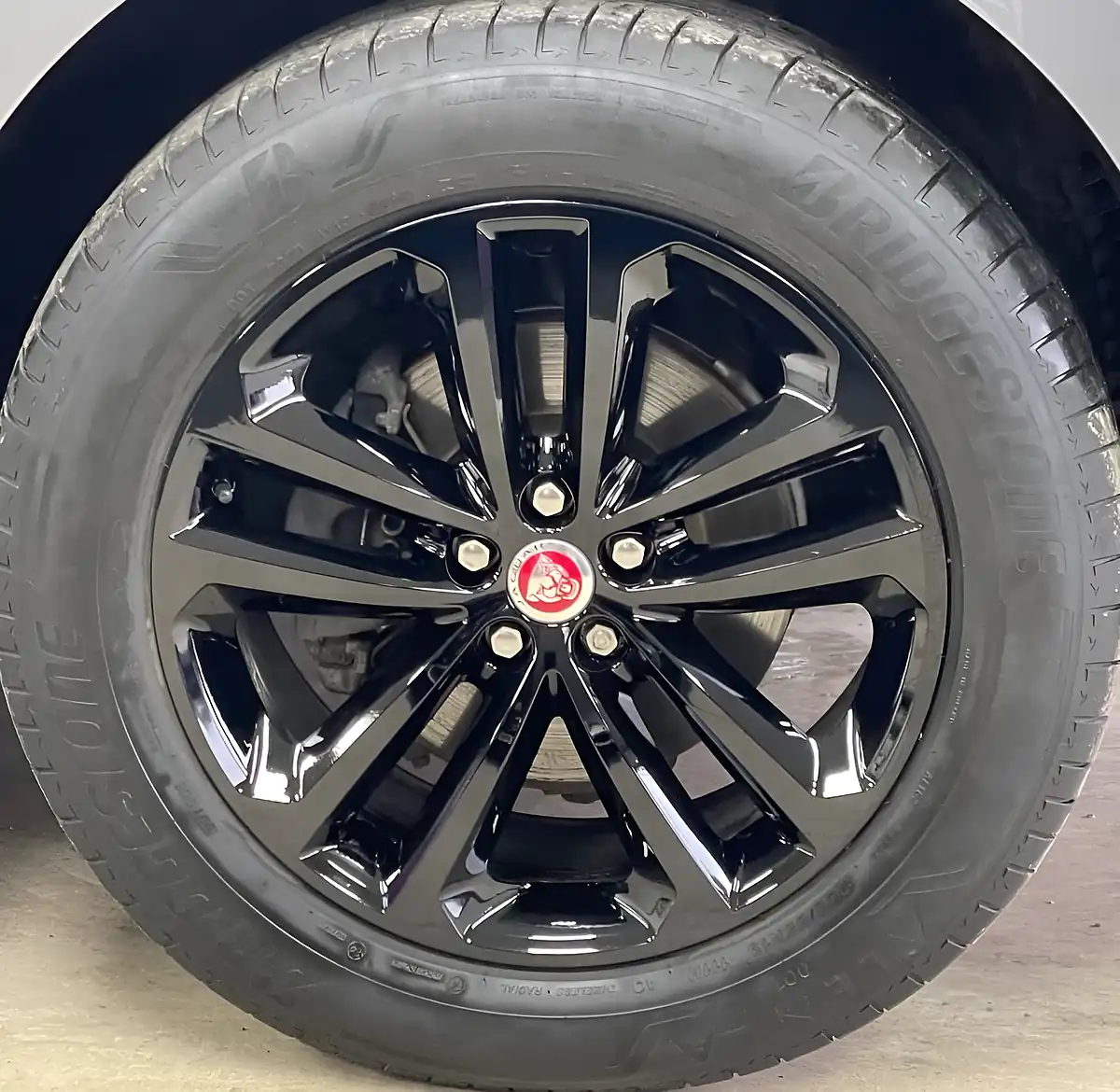 Used 2019 Jaguar F-Pace R-Sport Eiger Grey - Interior and Exterior details 10