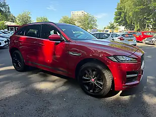 Used 2019 Jaguar F-Pace R-Sport Red - Interior and Exterior details 8