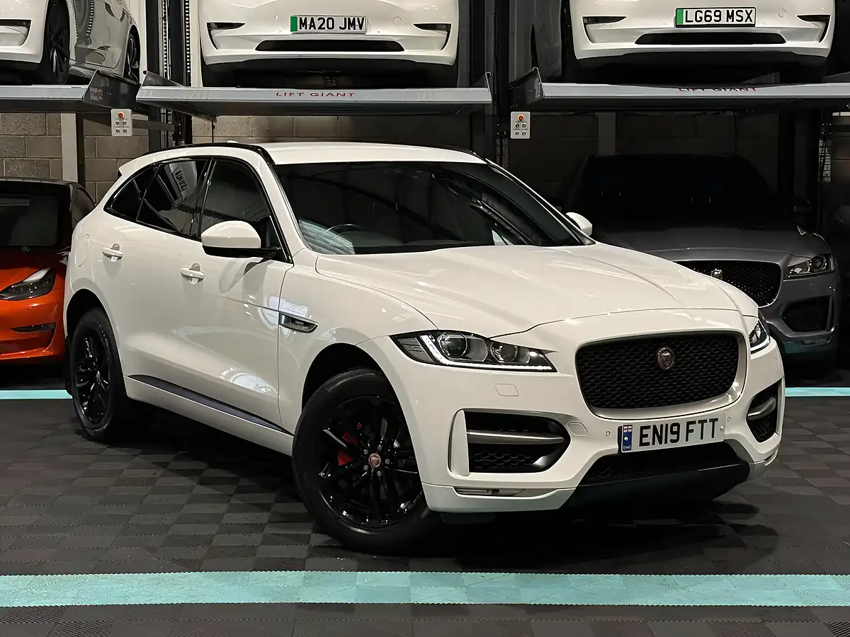 Used 2019 Jaguar F-Pace R-Sport White - Front View