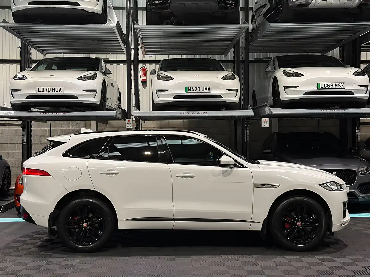 Used 2019 Jaguar F-Pace R-Sport White - Interior and Exterior details 10