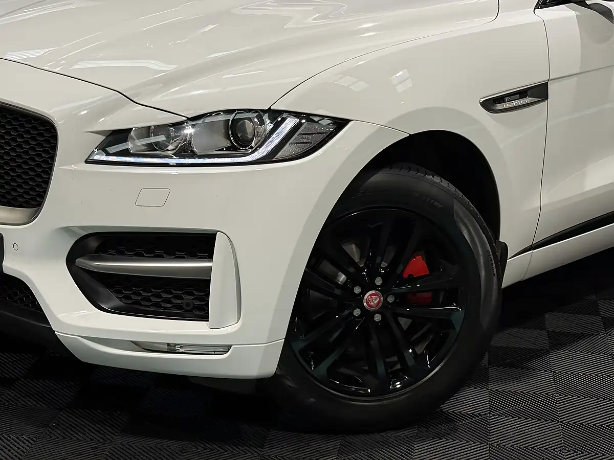 Used 2019 Jaguar F-Pace R-Sport White - Interior and Exterior details 12
