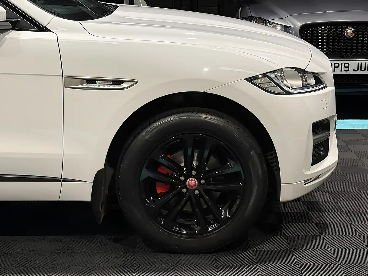 Used 2019 Jaguar F-Pace R-Sport White - Interior and Exterior details 15