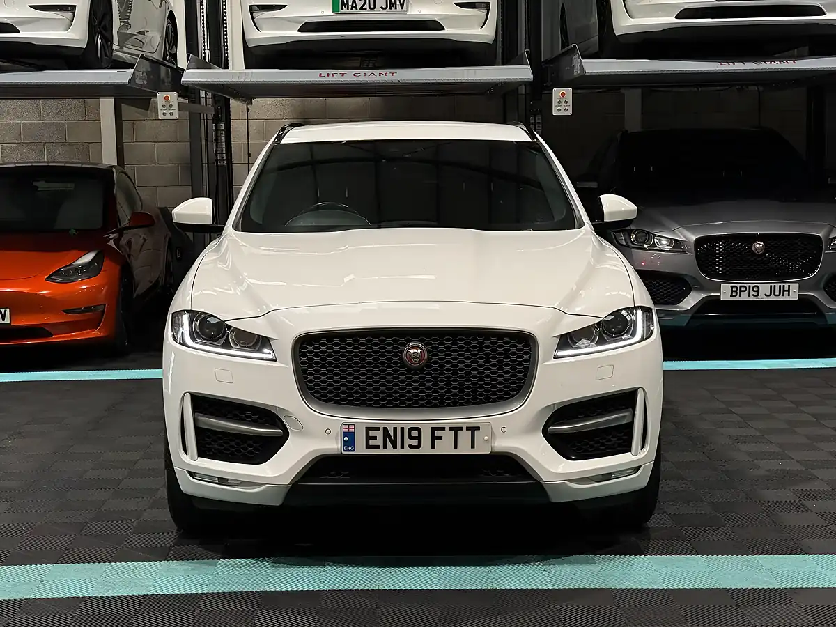 Used 2019 Jaguar F-Pace R-Sport White - Interior and Exterior details 4