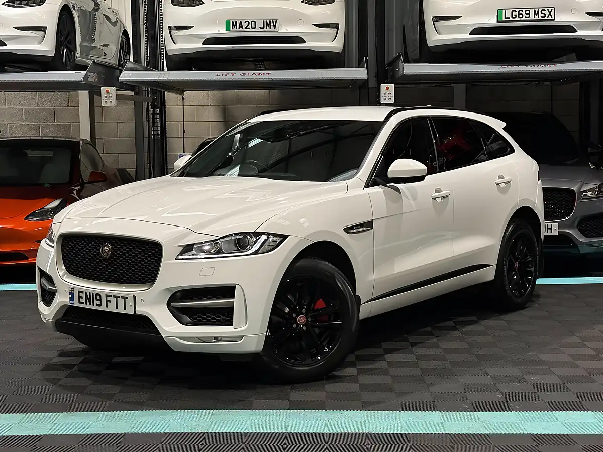 Used 2019 Jaguar F-Pace R-Sport White - Interior and Exterior details 5