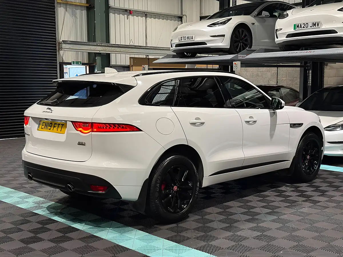 Used 2019 Jaguar F-Pace R-Sport White - Interior and Exterior details 9