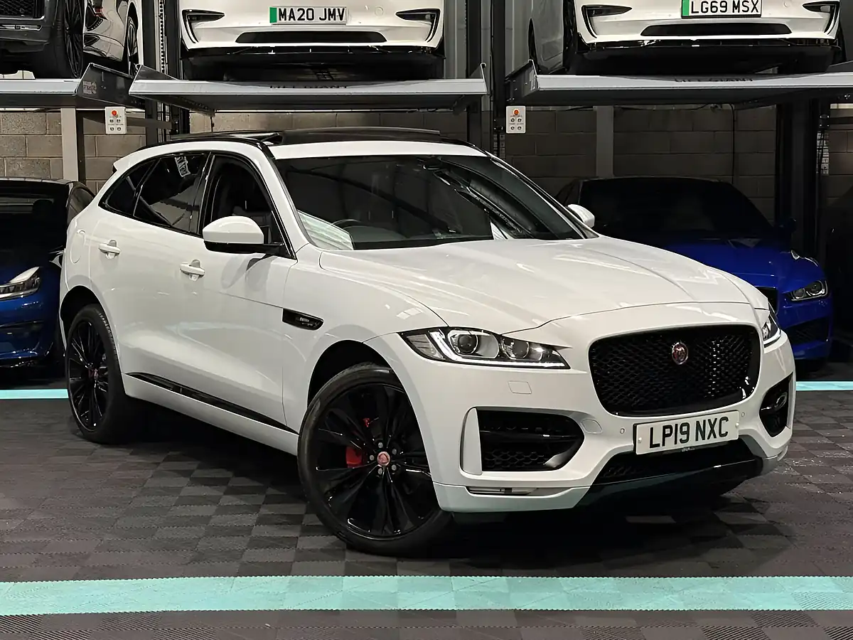 Used 2019 Jaguar F-Pace R-Sport White - Front View