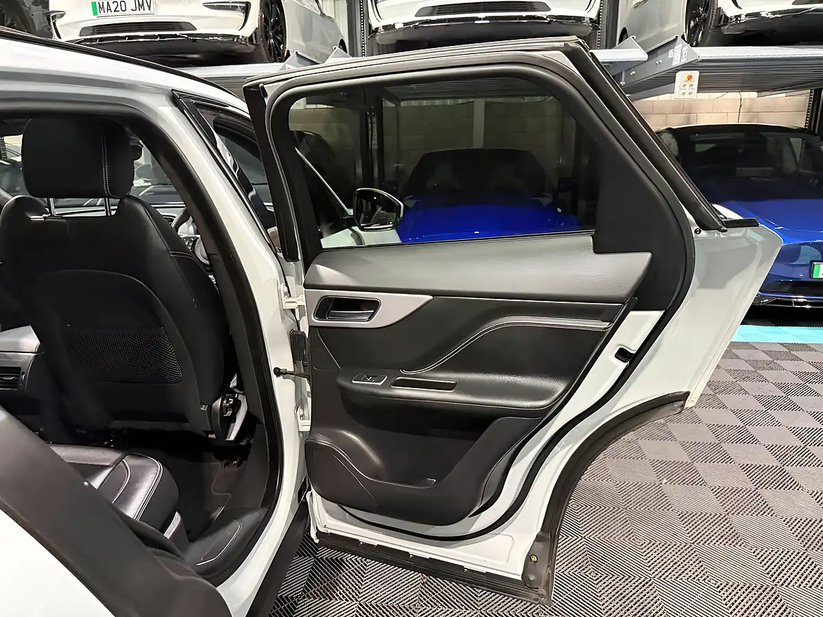 Used 2019 Jaguar F-Pace R-Sport White - Interior and Exterior details 14