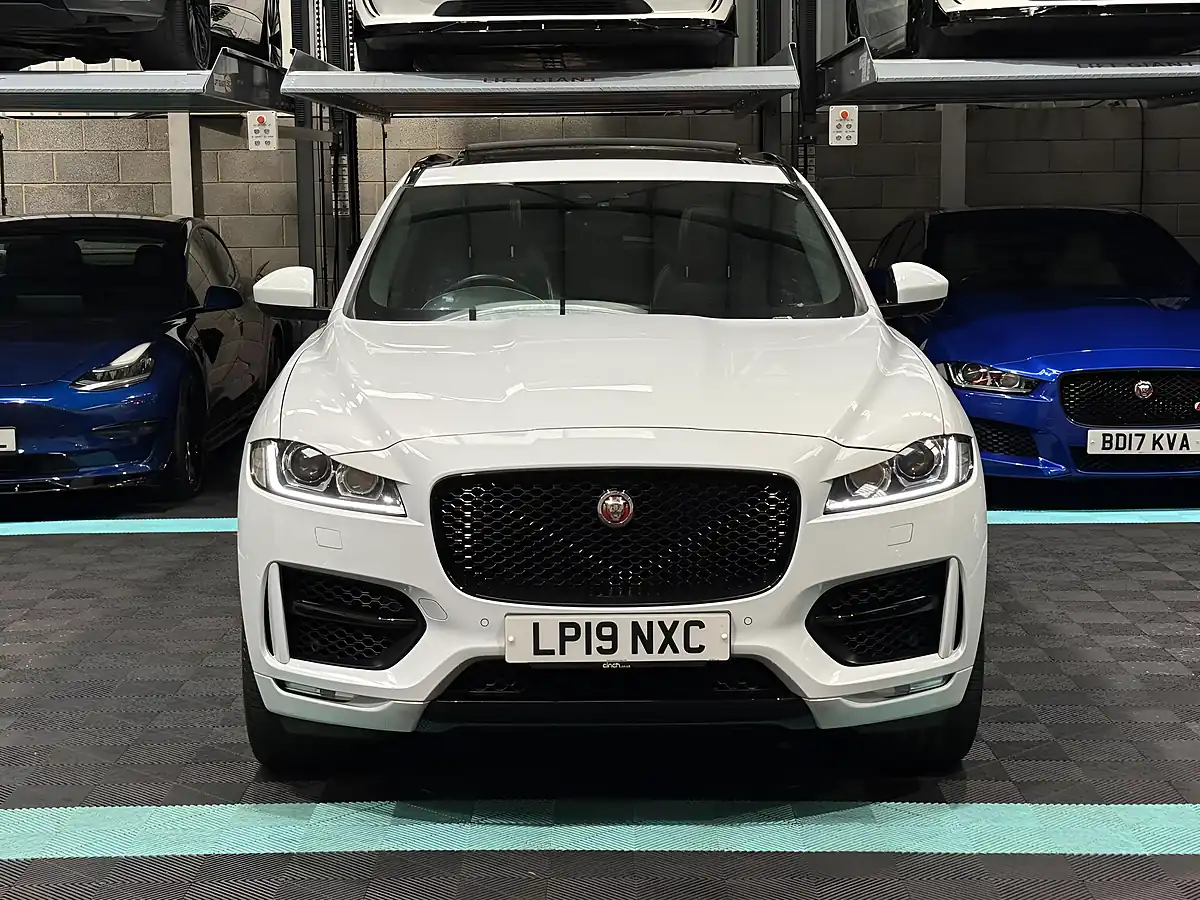 Used 2019 Jaguar F-Pace R-Sport White - Interior and Exterior details 4