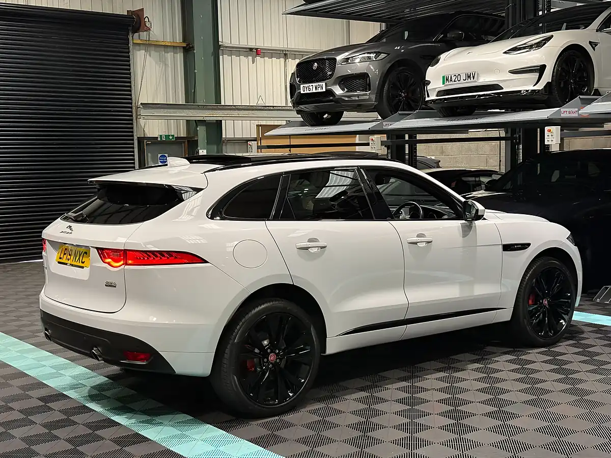 Used 2019 Jaguar F-Pace R-Sport White - Interior and Exterior details 9