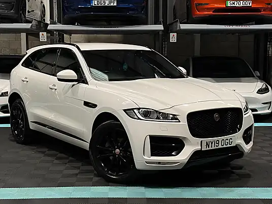 2019 Jaguar F-PACE R-Sport D180