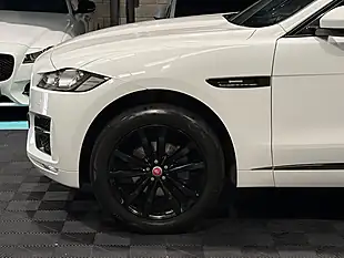Used 2019 Jaguar F-Pace R-Sport White - Interior and Exterior details 10