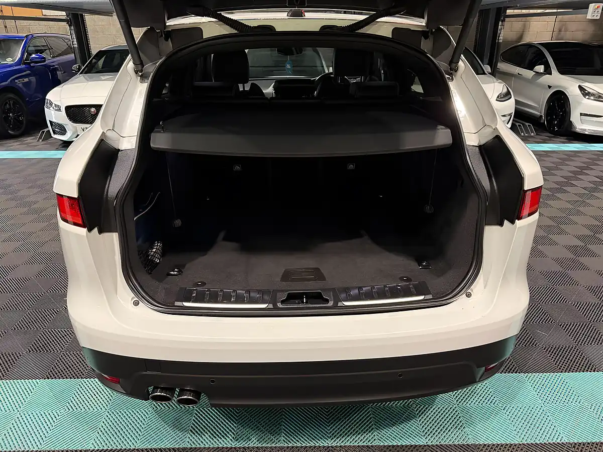 Used 2019 Jaguar F-Pace R-Sport White - Interior and Exterior details 14