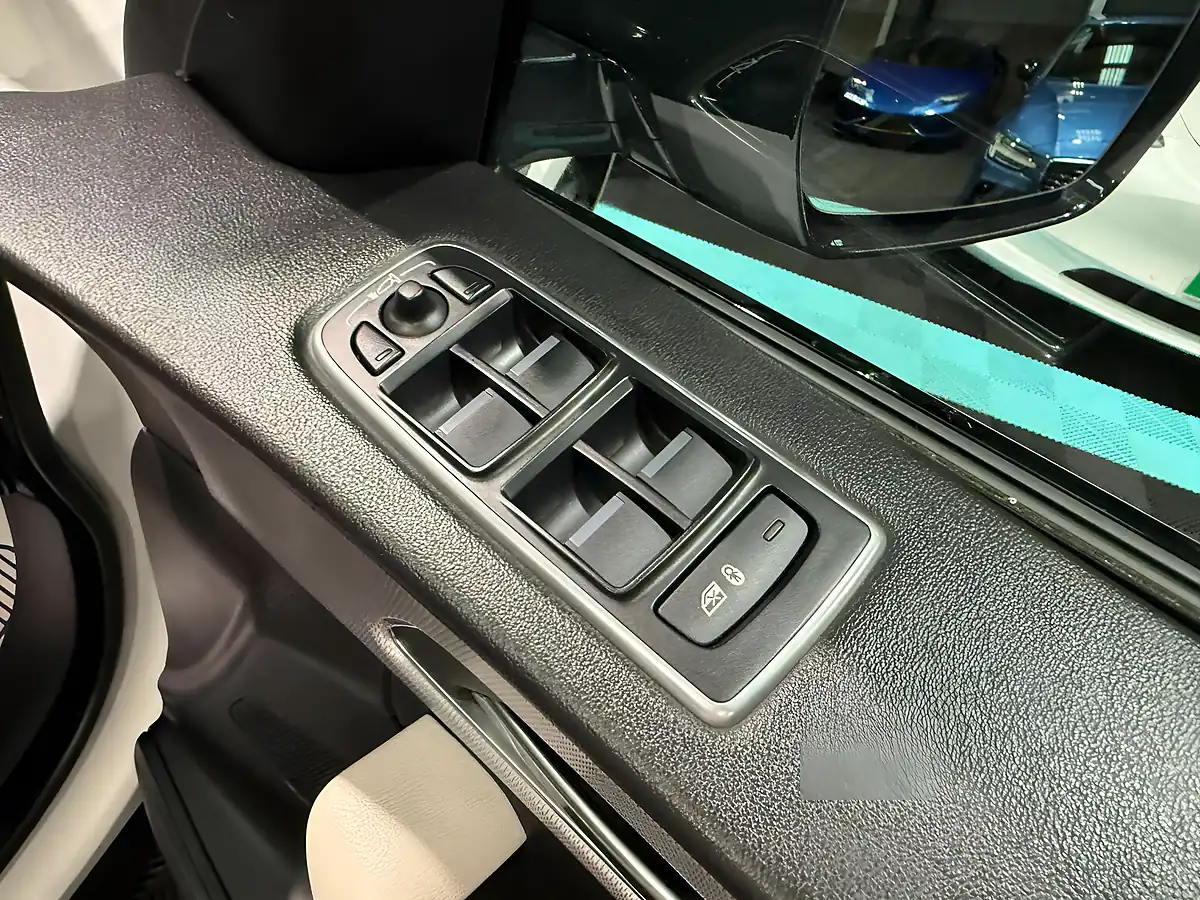 Used 2019 Jaguar F-Pace R-Sport White - Interior and Exterior details 16
