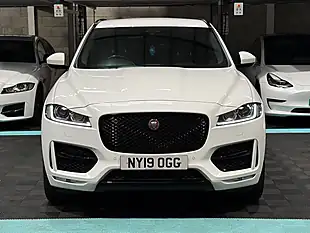 Used 2019 Jaguar F-Pace R-Sport White - Interior and Exterior details 4