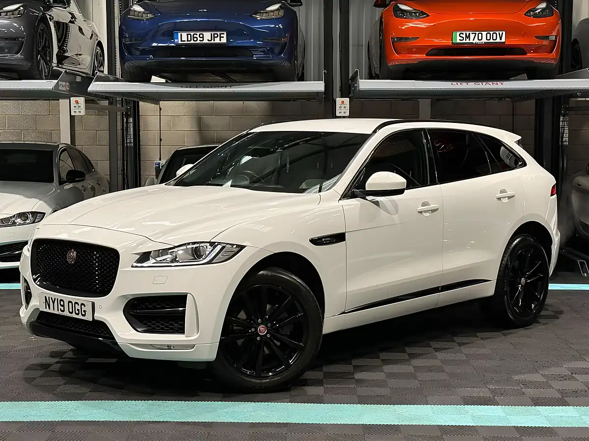 Used 2019 Jaguar F-Pace R-Sport White - Interior and Exterior details 5
