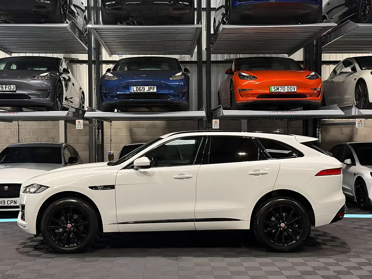 Used 2019 Jaguar F-Pace R-Sport White - Interior and Exterior details 6