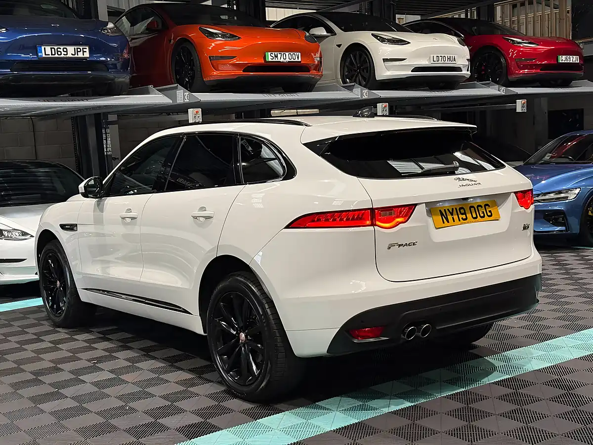 Used 2019 Jaguar F-Pace R-Sport White - Interior and Exterior details 7