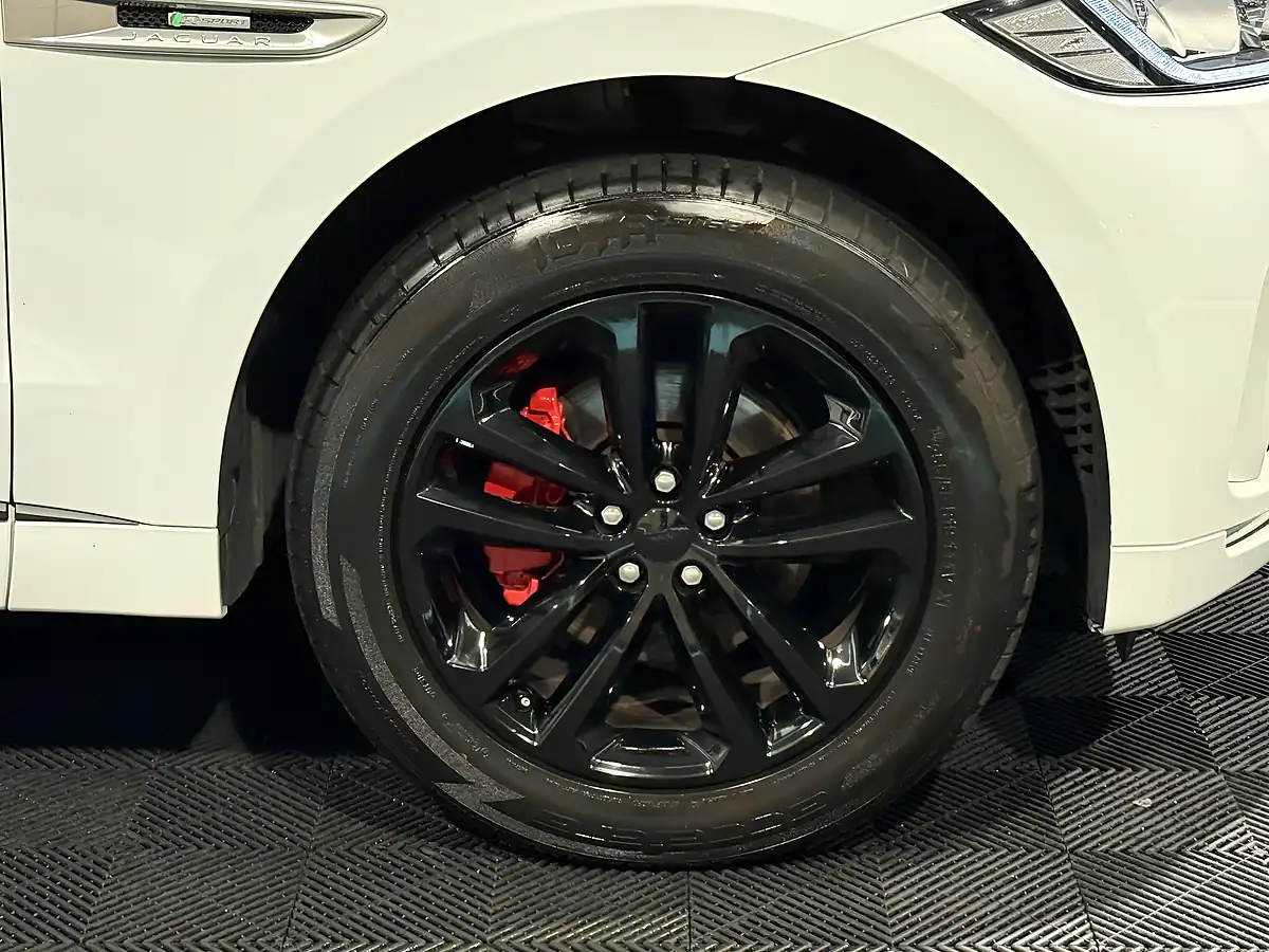 Used 2019 Jaguar F-Pace R-Sport White - Interior and Exterior details 12