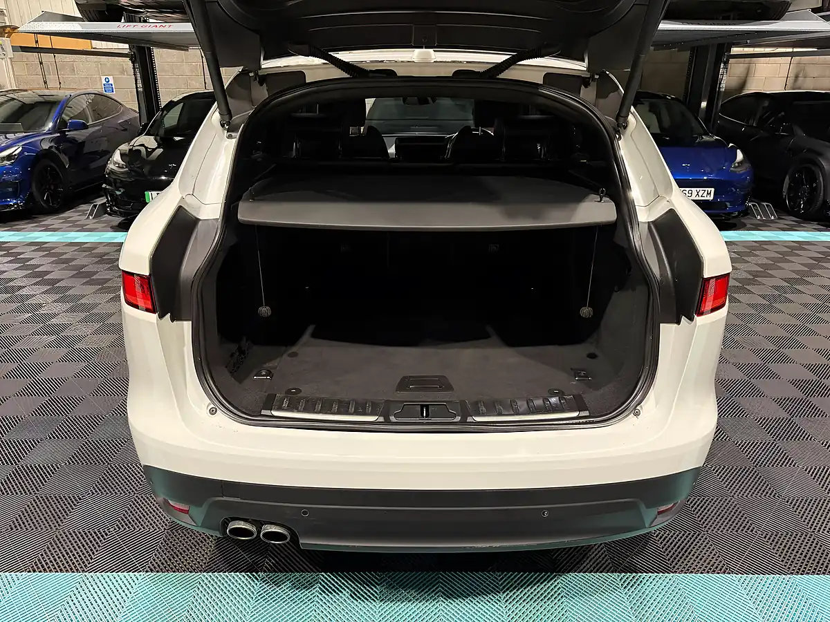 Used 2019 Jaguar F-Pace R-Sport White - Interior and Exterior details 14