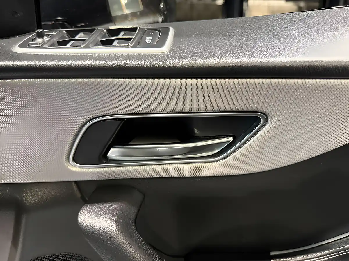 Used 2019 Jaguar F-Pace R-Sport White - Interior and Exterior details 16