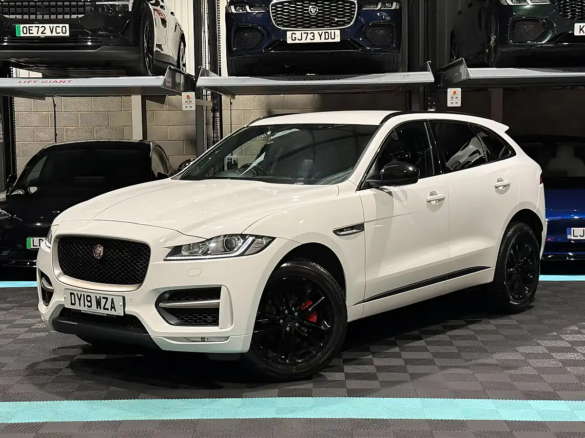 Used 2019 Jaguar F-Pace R-Sport White - Interior and Exterior details 5
