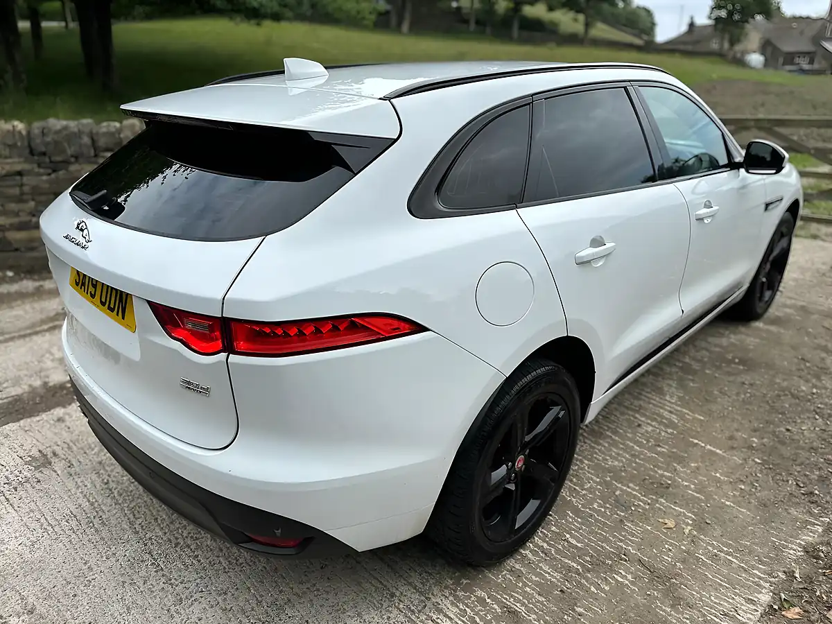 Used 2019 Jaguar F-Pace R-Sport White - Interior and Exterior details 15