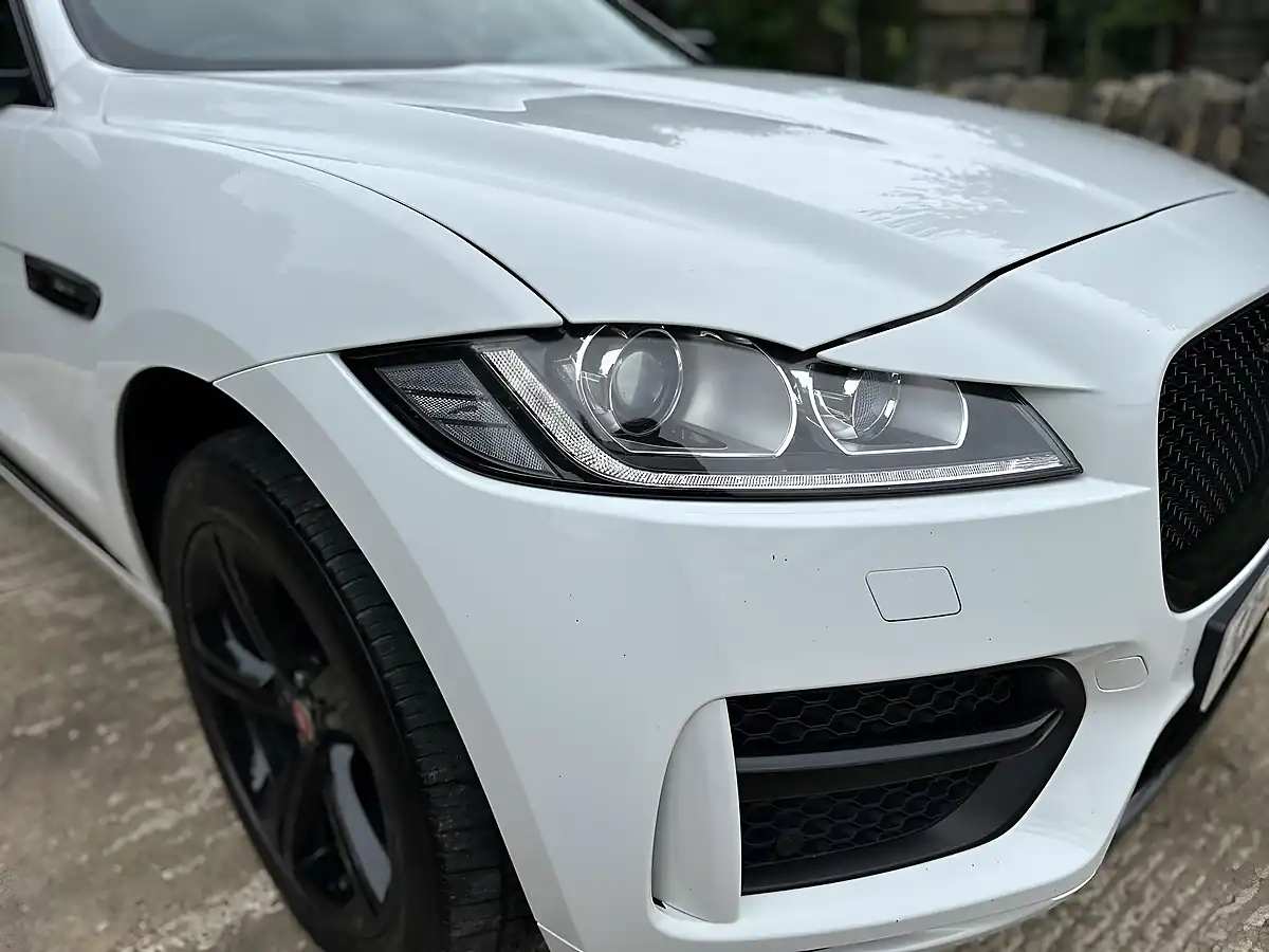 Used 2019 Jaguar F-Pace R-Sport White - Interior and Exterior details 16