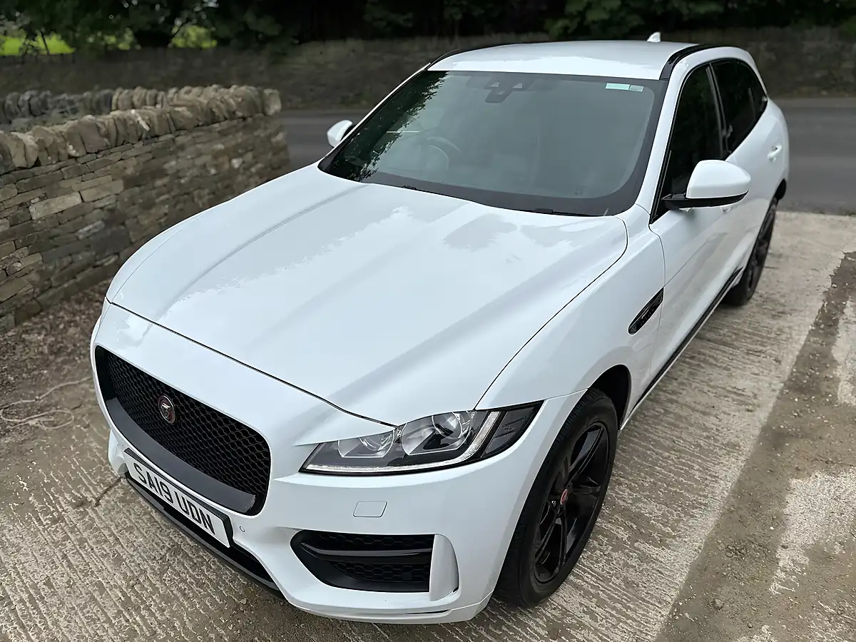 Used 2019 Jaguar F-Pace R-Sport White - Interior and Exterior details 17