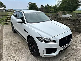 Used 2019 Jaguar F-Pace R-Sport White - Interior and Exterior details 3
