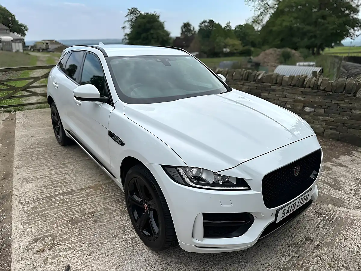 Used 2019 Jaguar F-Pace R-Sport White - Interior and Exterior details 3
