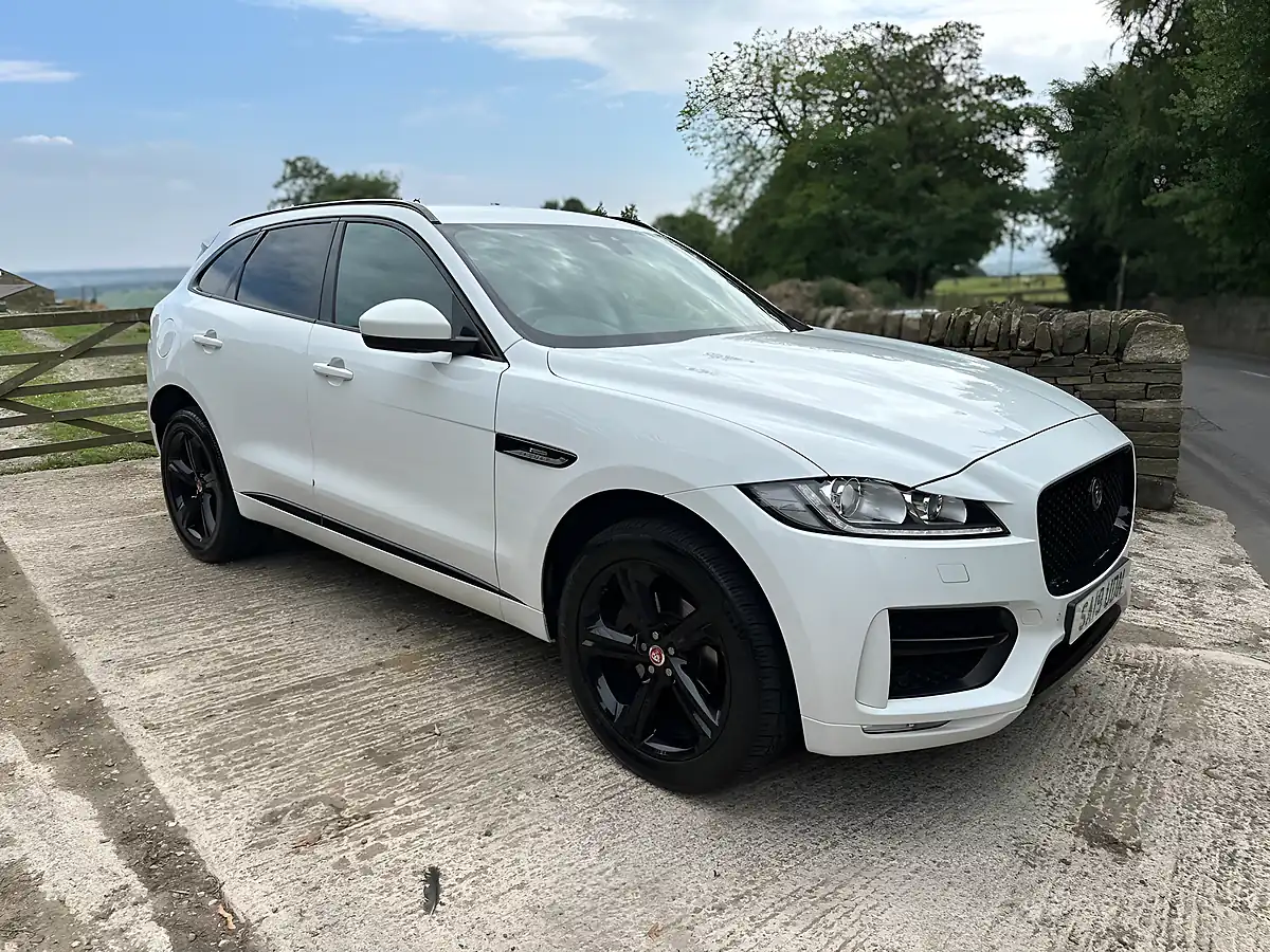 Used 2019 Jaguar F-Pace R-Sport White - Interior and Exterior details 8