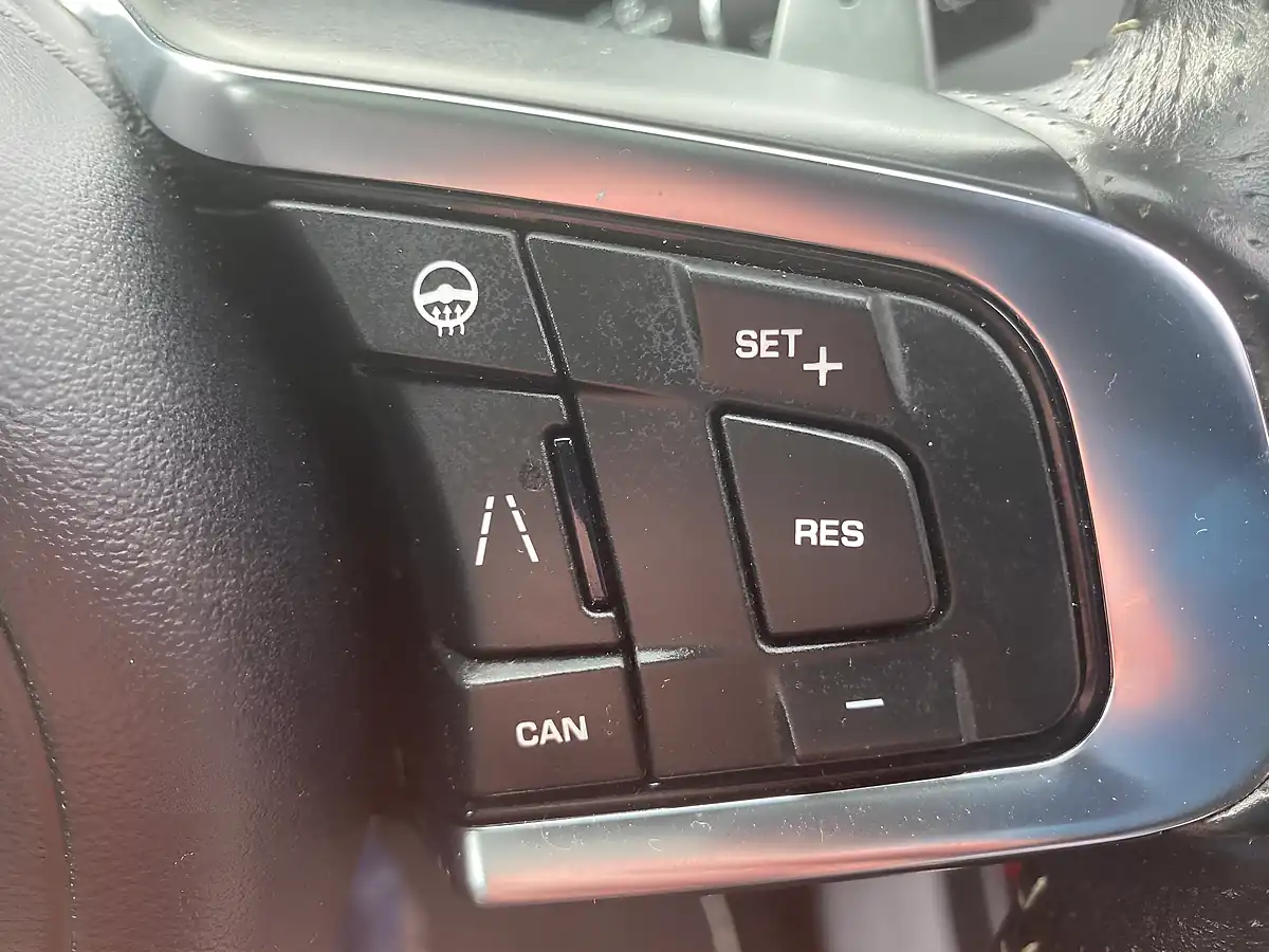 Used 2019 Jaguar F-Pace Svr Quickshift Red - Interior and Exterior details 12