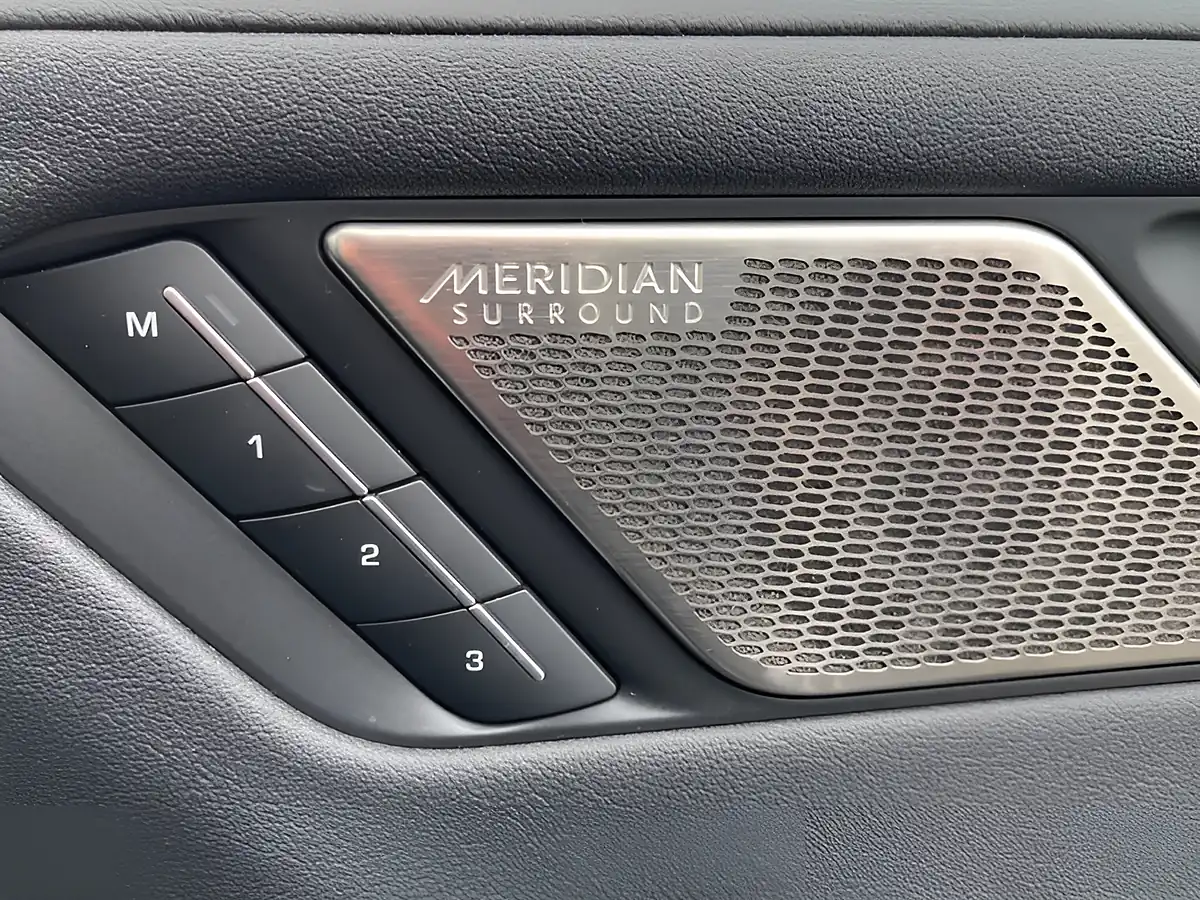 Used 2019 Jaguar I-Pace Hse White - Interior and Exterior details 17