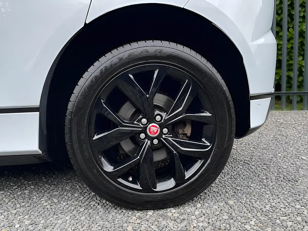 Used 2019 Jaguar I-Pace Hse White - Interior and Exterior details 9