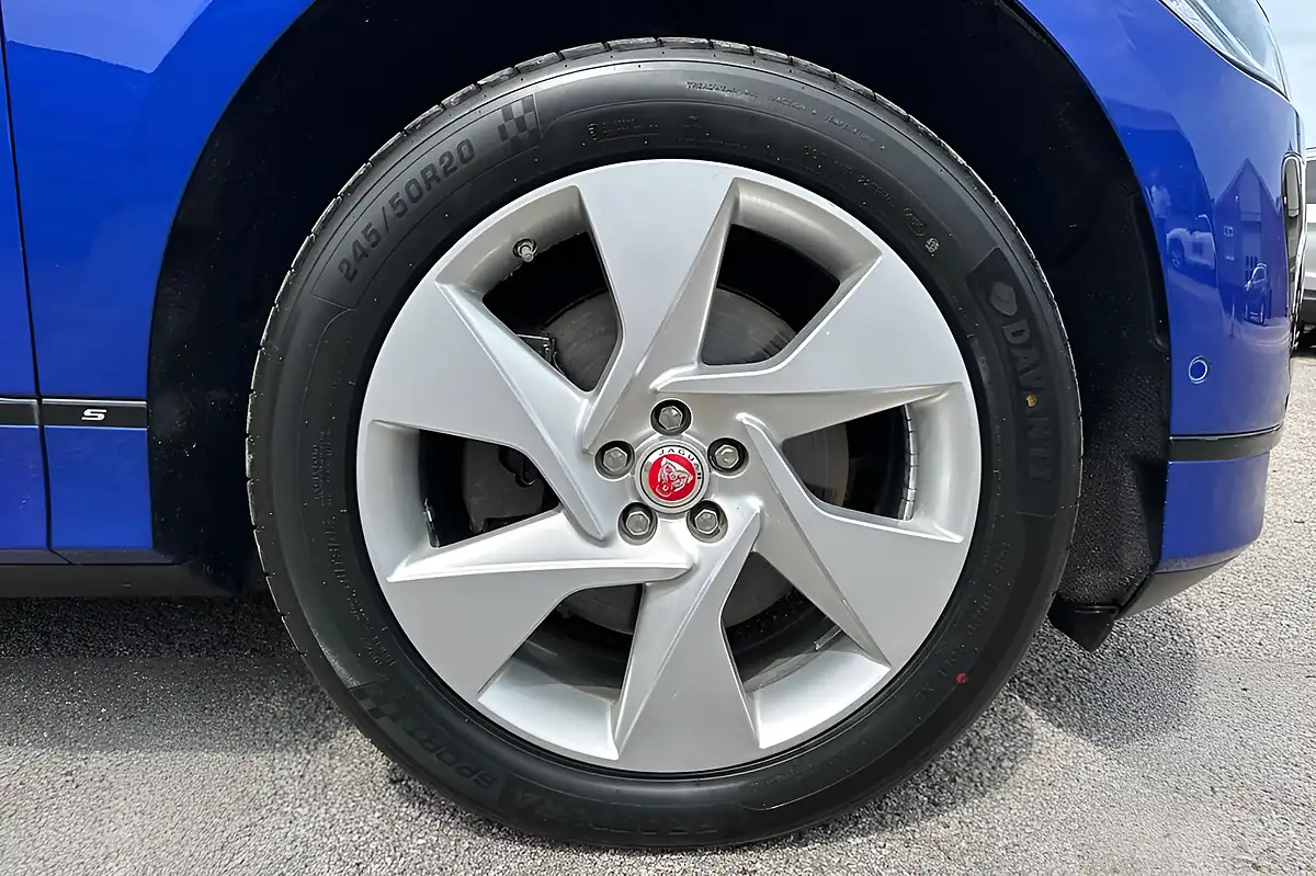 Used 2019 Jaguar I-Pace S Caesium Blue - Interior and Exterior details 9