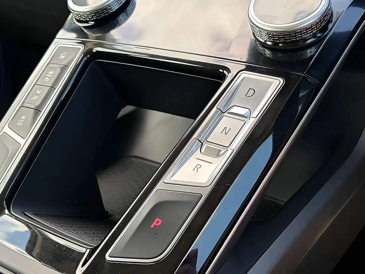 Used 2019 Jaguar I-Pace Se Black - Interior and Exterior details 10