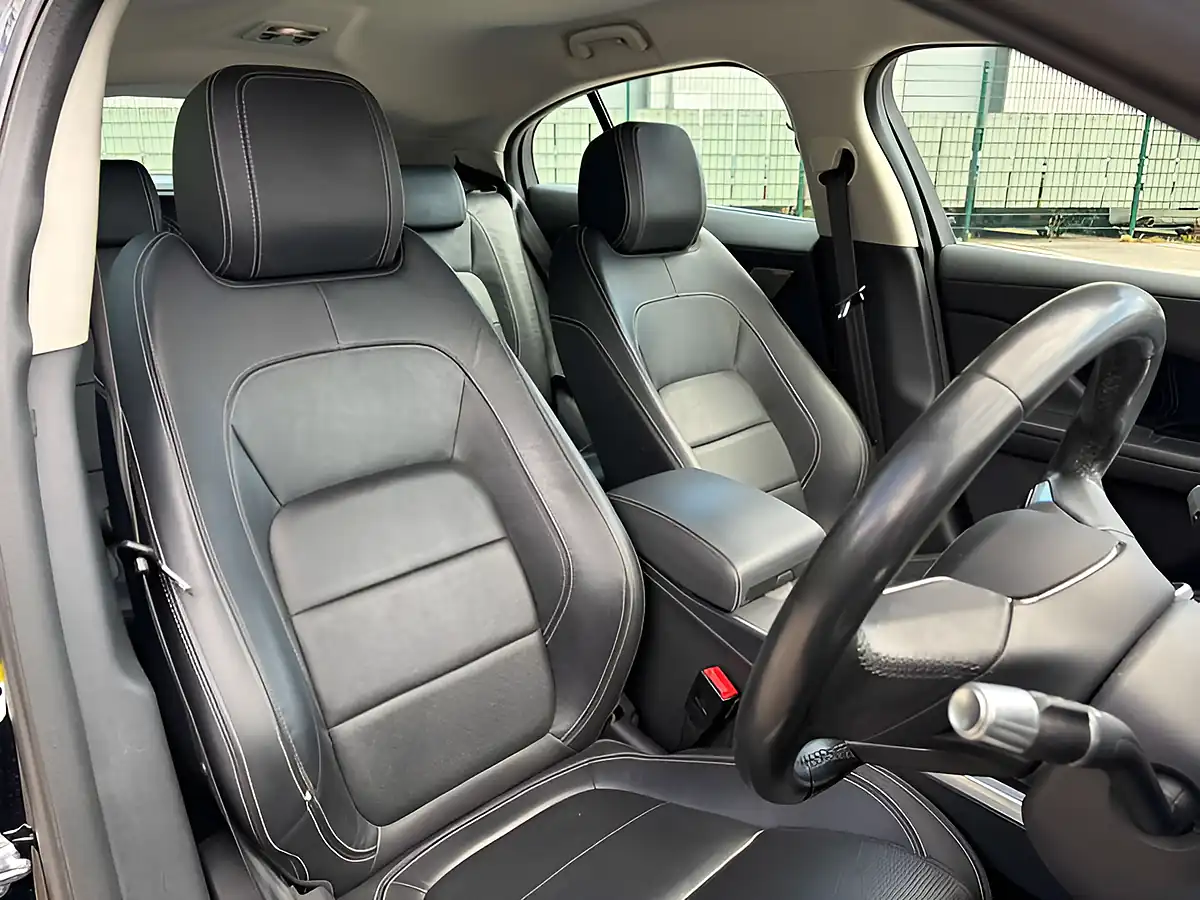 Used 2019 Jaguar I-Pace Se Black - Interior and Exterior details 9