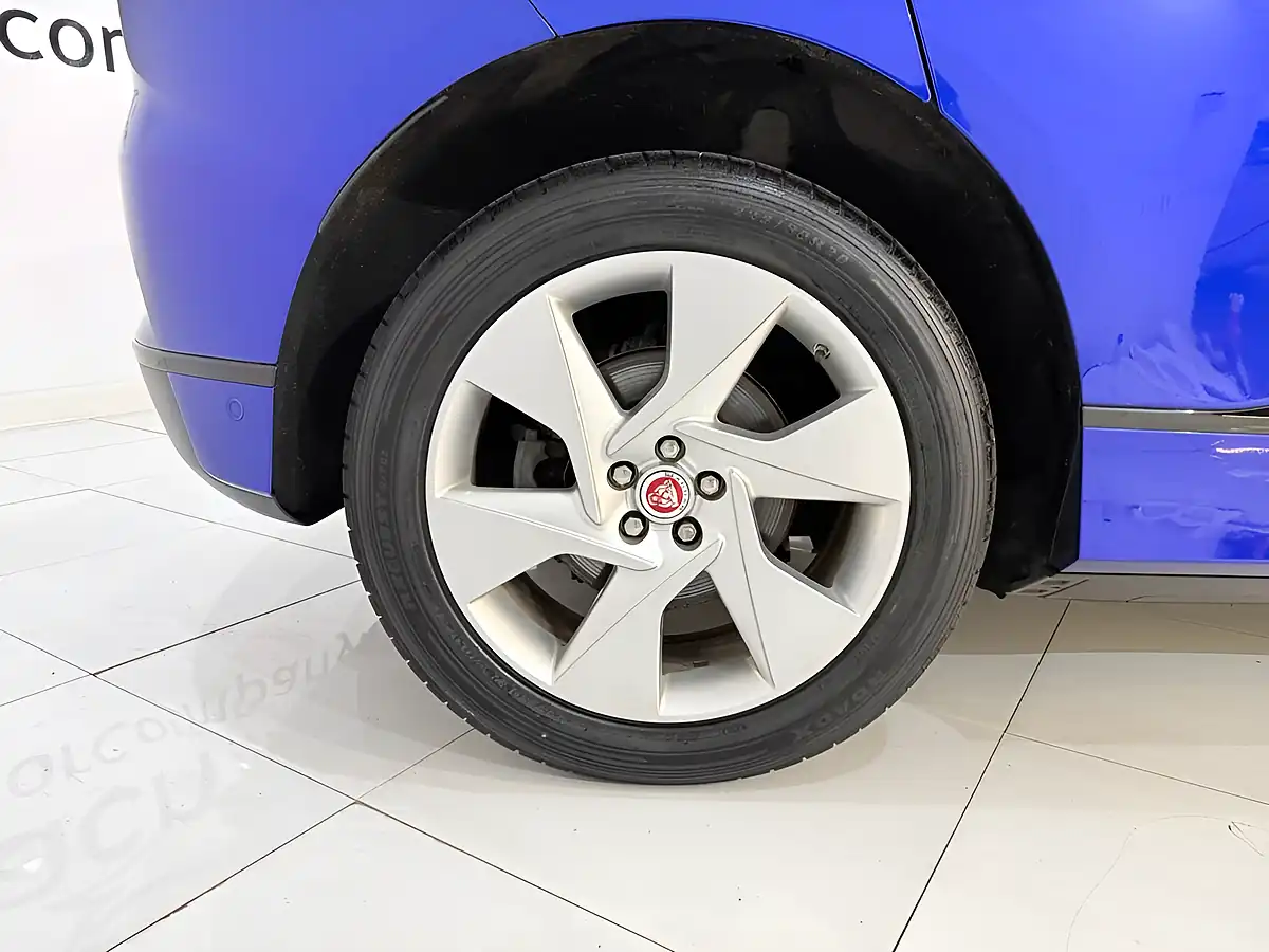 Used 2019 Jaguar I-Pace Se Blue - Interior and Exterior details 10
