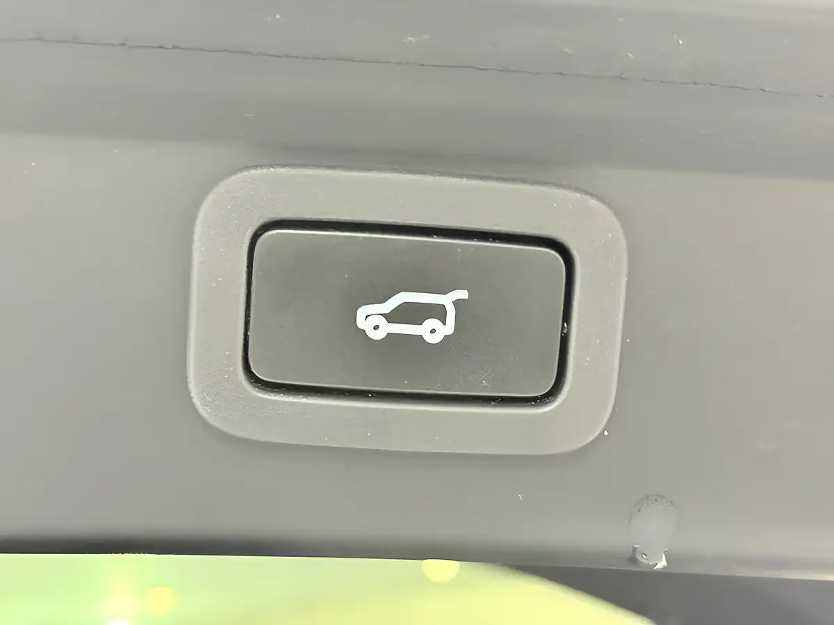 Used 2019 Jaguar I-Pace Se Blue - Interior and Exterior details 14