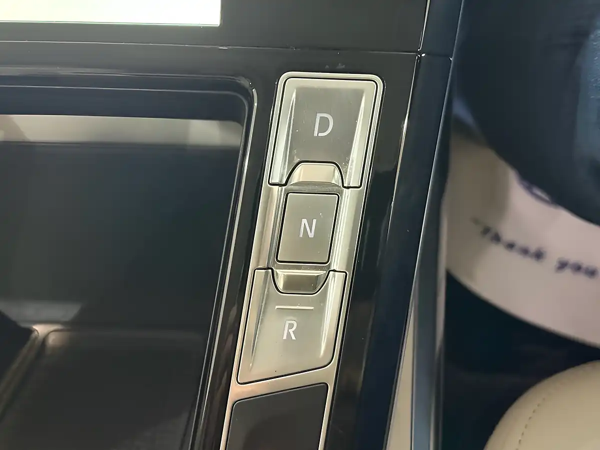 Used 2019 Jaguar I-Pace Se Blue - Interior and Exterior details 17
