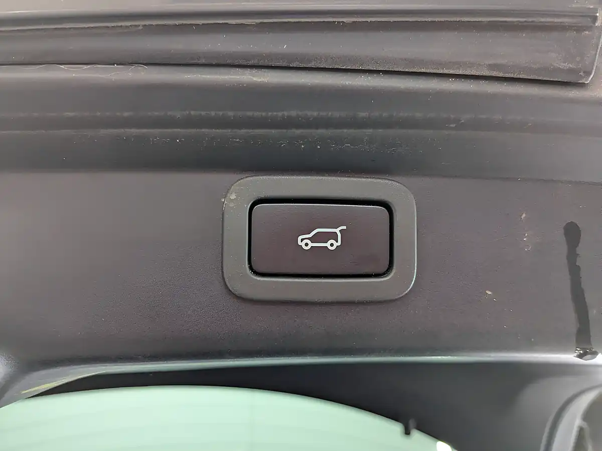 Used 2019 Jaguar I-Pace Se Narvik Black - Interior and Exterior details 10