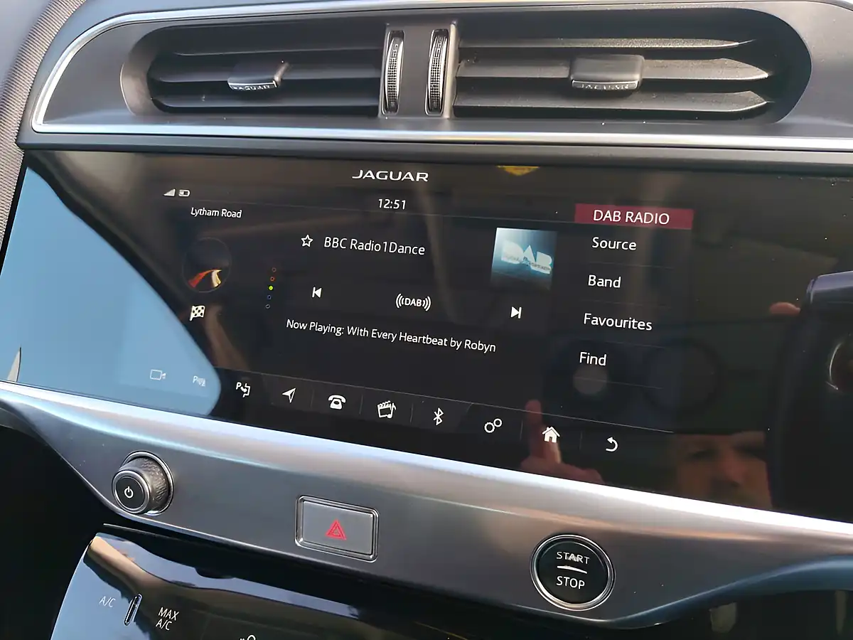 Used 2019 Jaguar I-Pace Se White - Interior and Exterior details 15