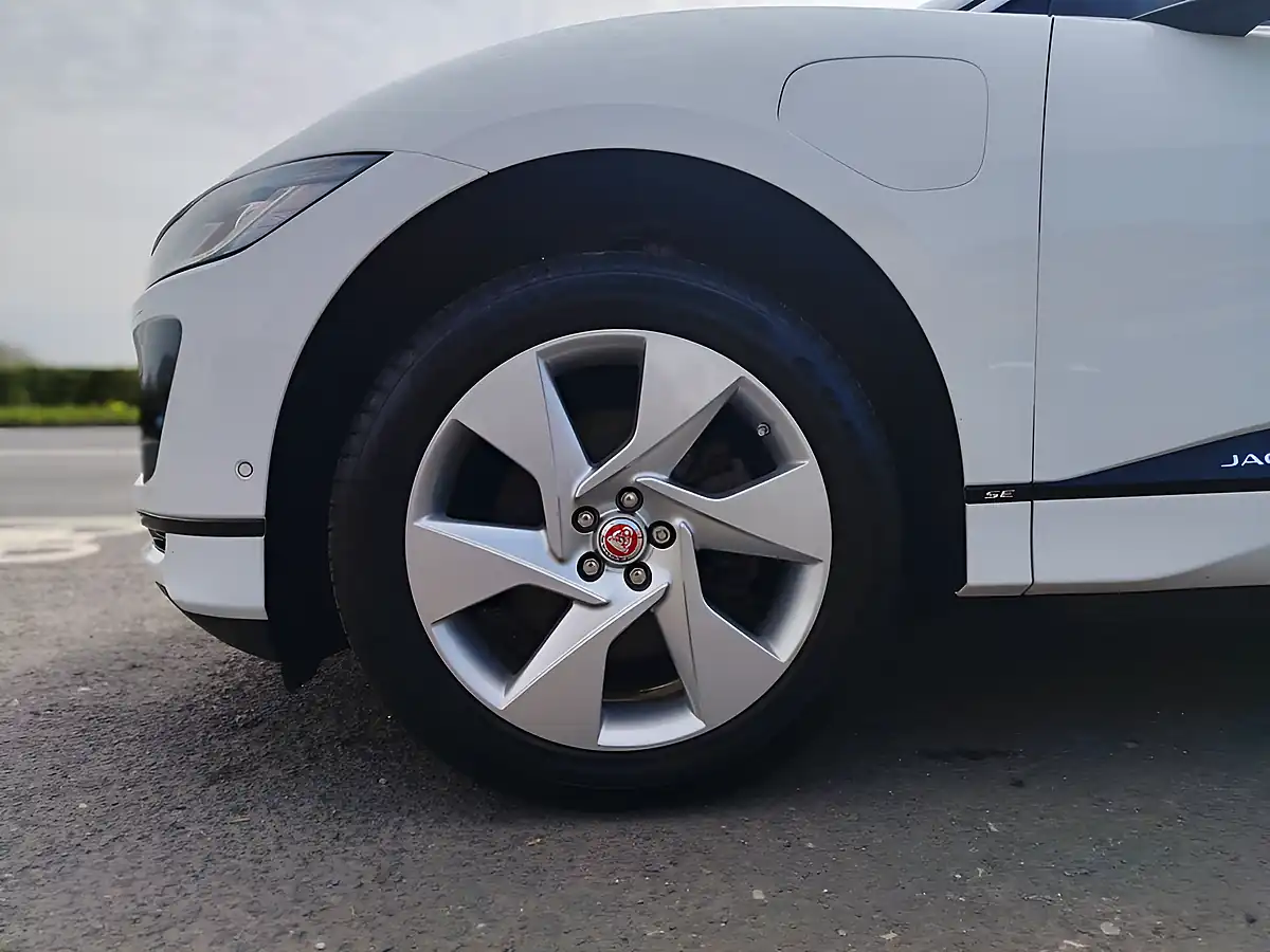Used 2019 Jaguar I-Pace Se White - Interior and Exterior details 9