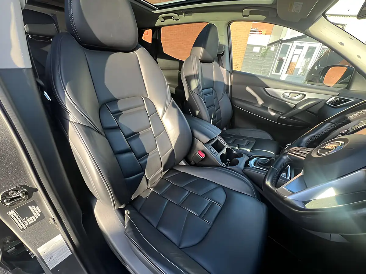 Used 2019 Jaguar Xe R-Dynamic Se Eiger Grey - Interior and Exterior details 5