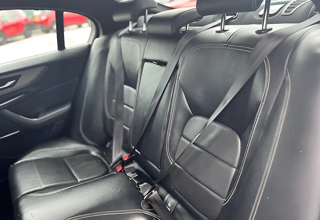 Used 2019 Jaguar Xe R-Dynamic Se Narvik Black Metallic - Interior and Exterior details 17