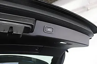 Used 2019 Jaguar Xf Portfolio Sportbrake Black - Interior and Exterior details 12